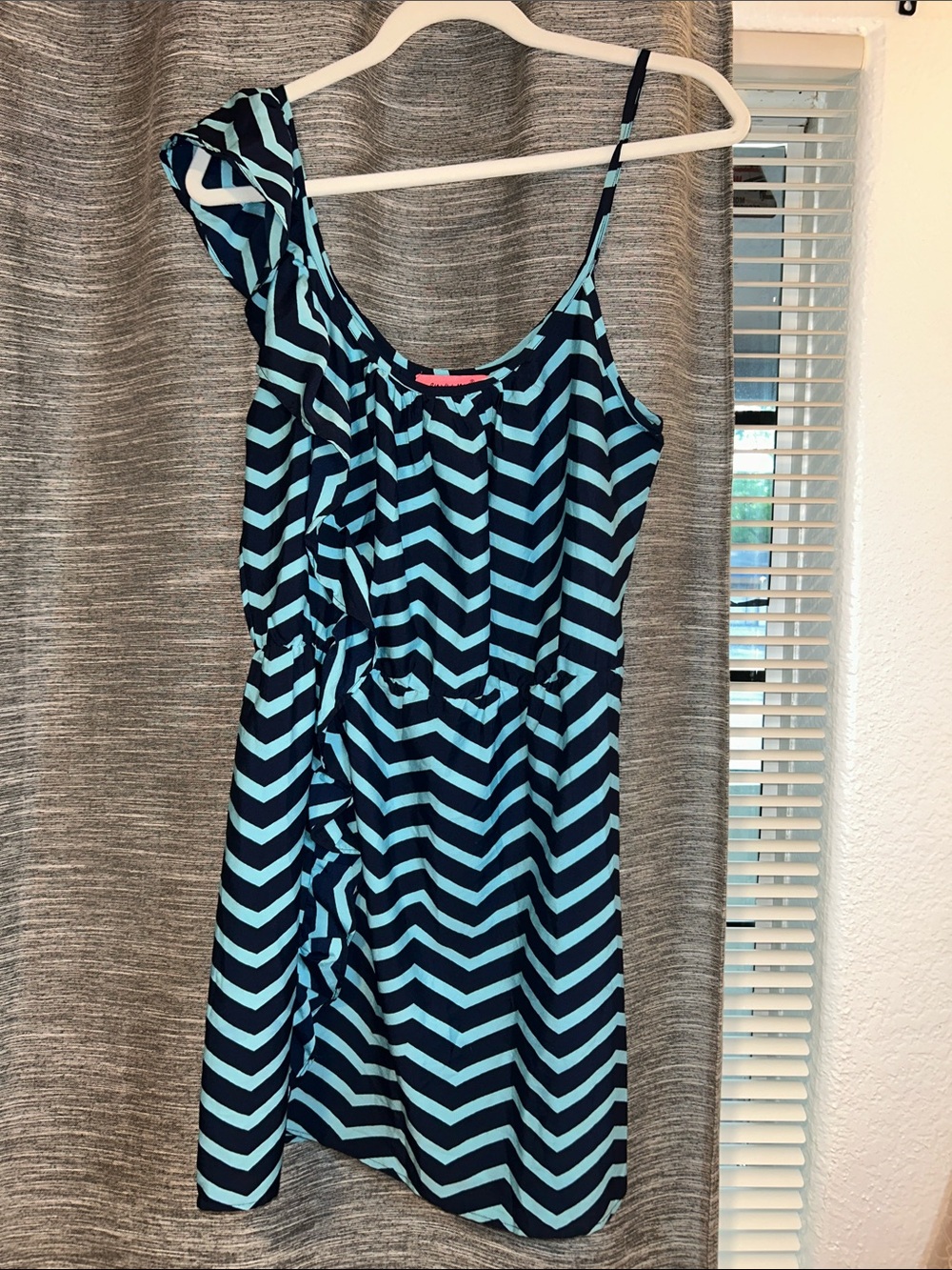 envy me Navy and Light Blue Striped Chevron Top Size XL